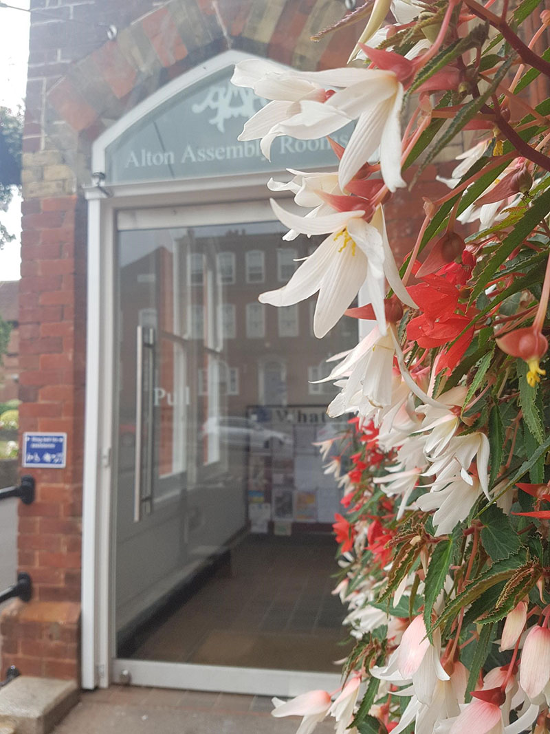 -flowers_and_the_aar_entrance